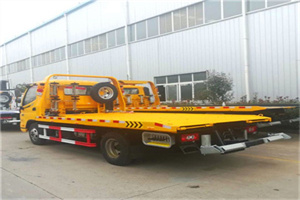 郧县附近拖车救援搭电